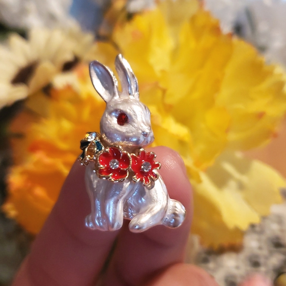 Bunny Brooch Pin - Picture 2 of 7